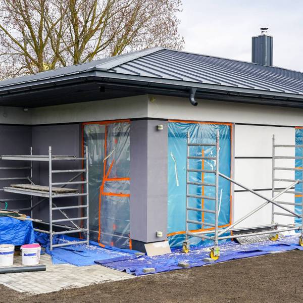 unfinished-modern-prefabricated-single-storey-thermally-insulated-energy-saving-private-house_1900x1267_600x600